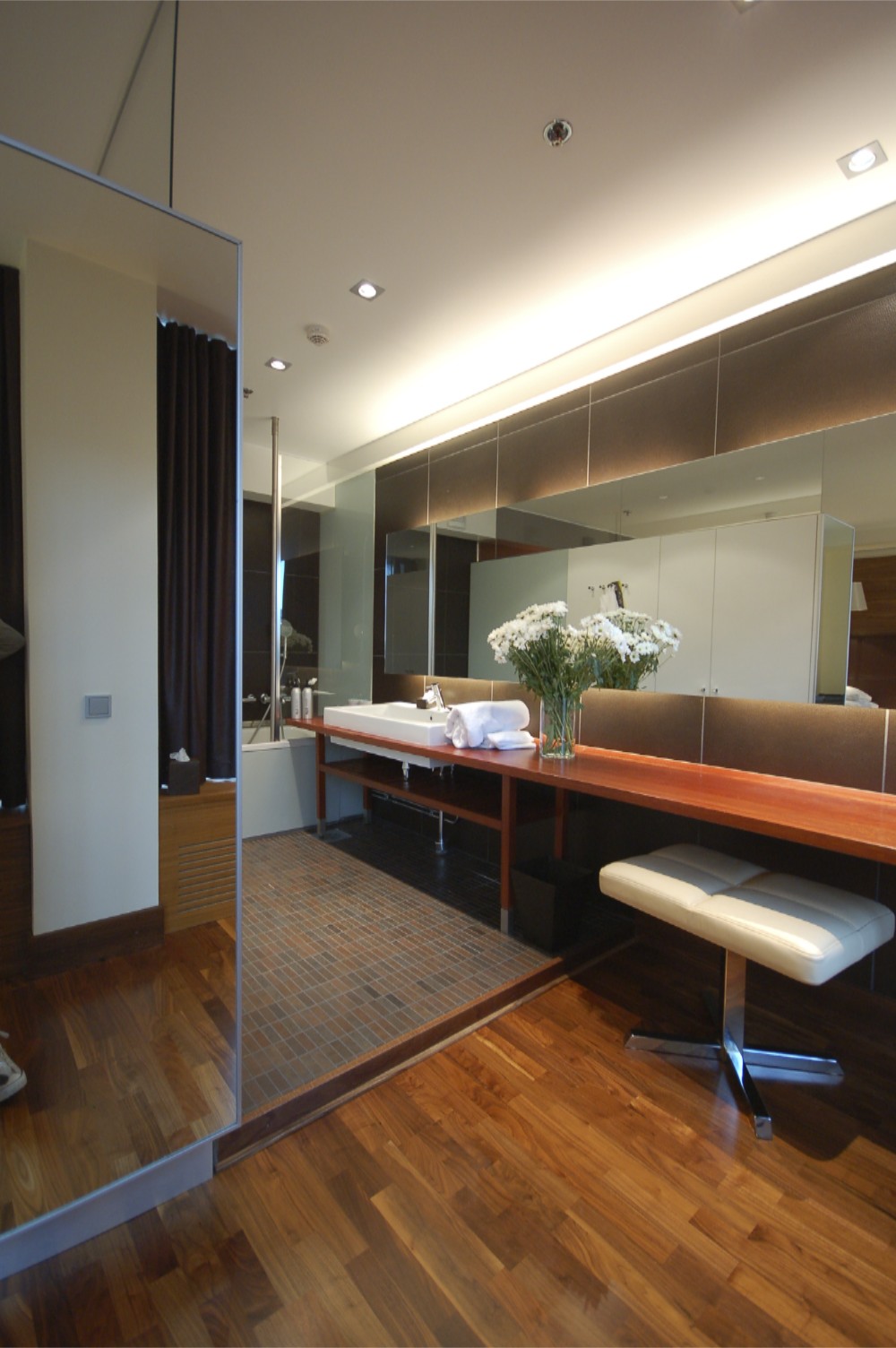 Glo Hotel Kluuvi interior view