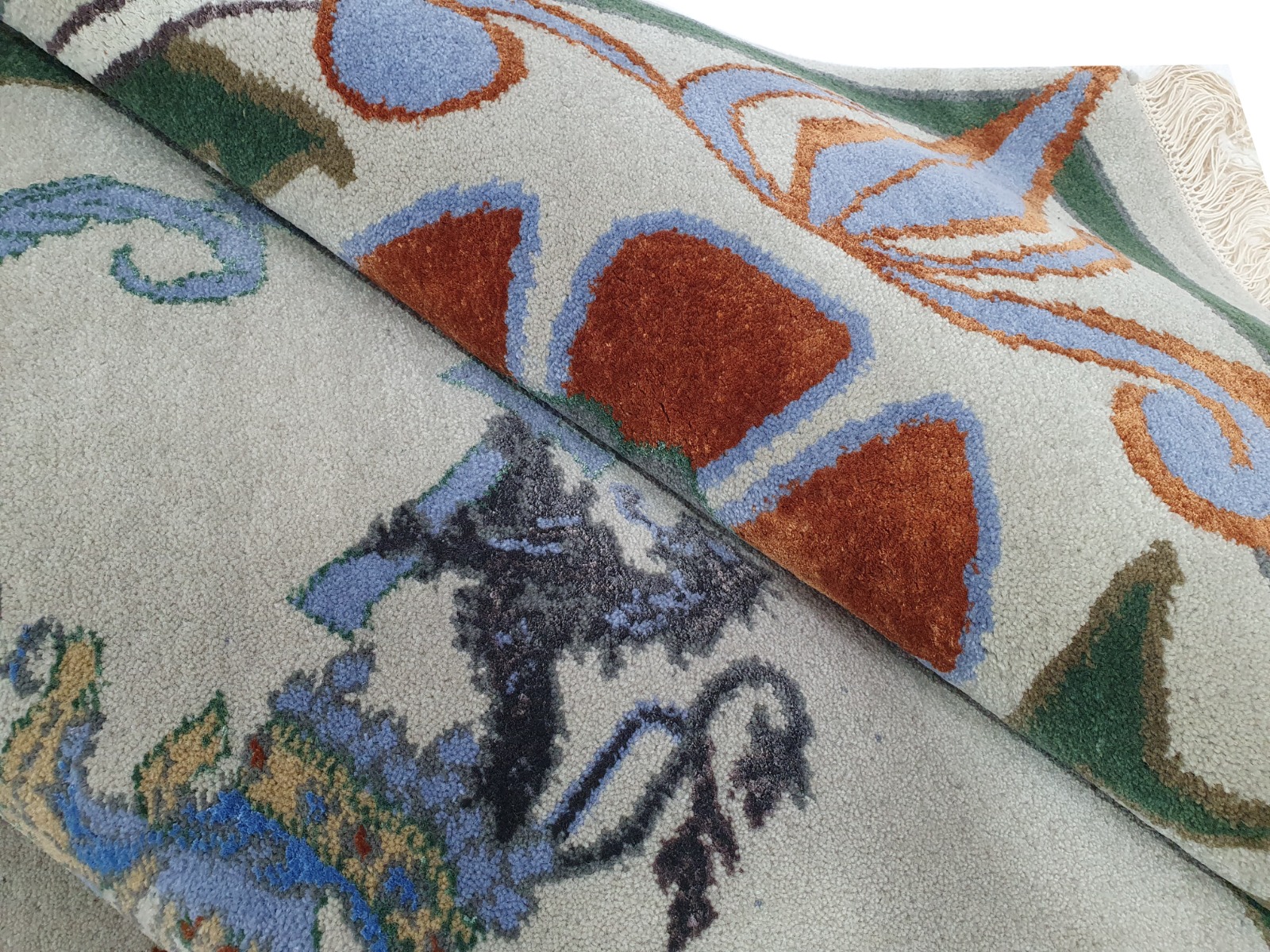Ritarit — Hand-woven Carpet
